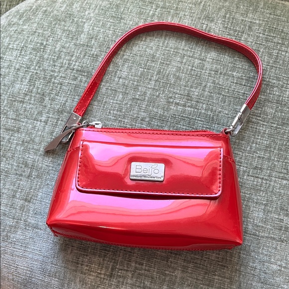 Beijo Glossy Red Wristlet - Picture 1 of 17